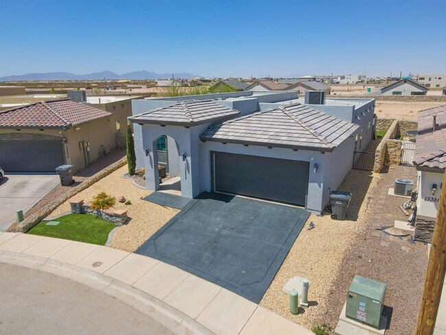 Building Photo - 13377 Plumpton Rd