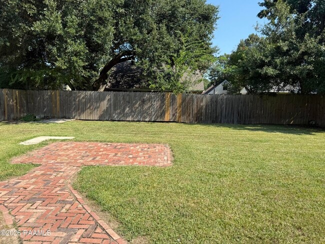 Building Photo - 206 Dijon Dr