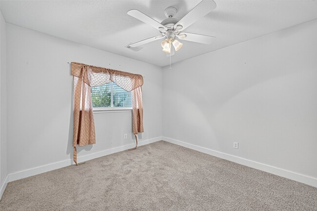 Building Photo - 15859 E Park Ct