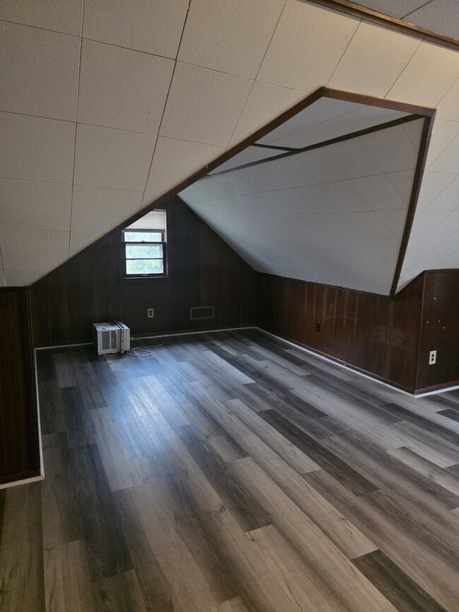 Building Photo - 3439 Cleveland St NE