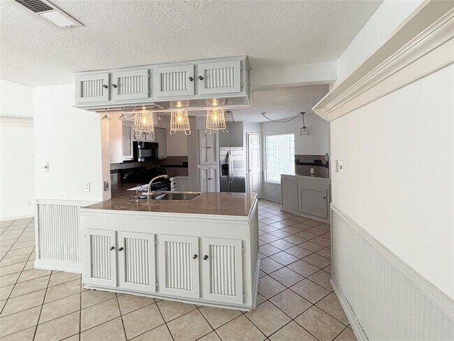 Building Photo - 16810 Red Gully Dr
