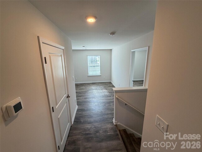 Building Photo - 7868 Whispering Strm Dr