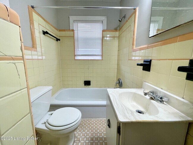 Building Photo - 208 Breckenridge Ln