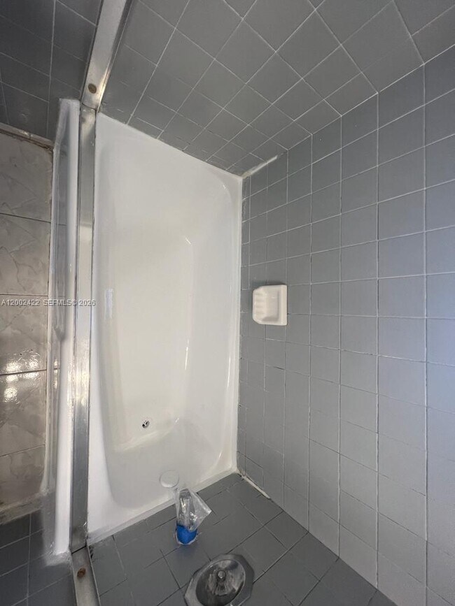 Building Photo - 1421 SW 37th Ave