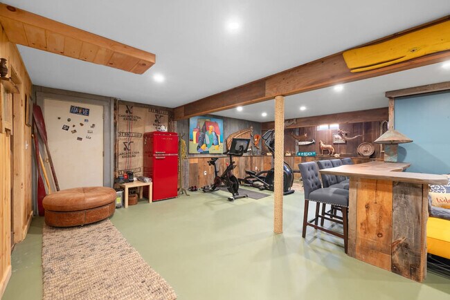 Building Photo - 9 Fox Run Rd