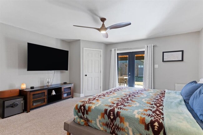 Building Photo - 3909 Holt Dr