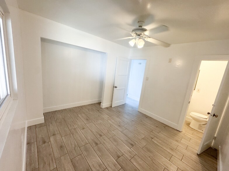Building Photo - 714 S Oakford Dr
