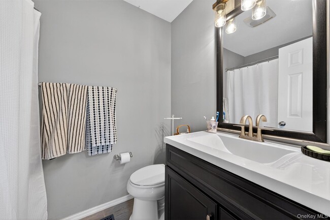 Building Photo - 12 Brook Dr