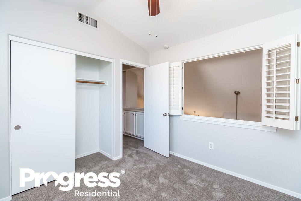 Building Photo - 1130 N Leoma Ln