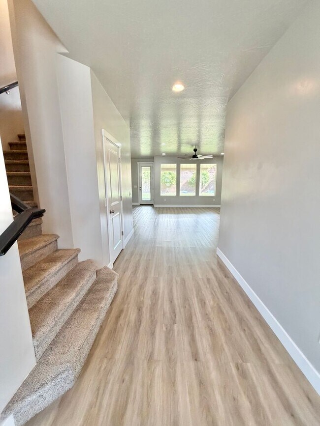 Building Photo - 5973 S Kastra Ln