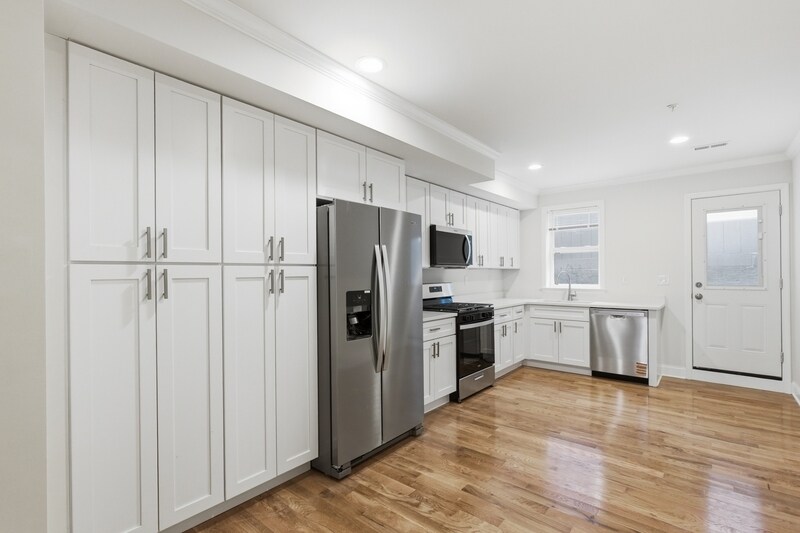 Building Photo - 2210 Cambridge St