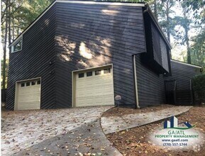 Building Photo - Spacious home in Stone Mountain with sunroom
