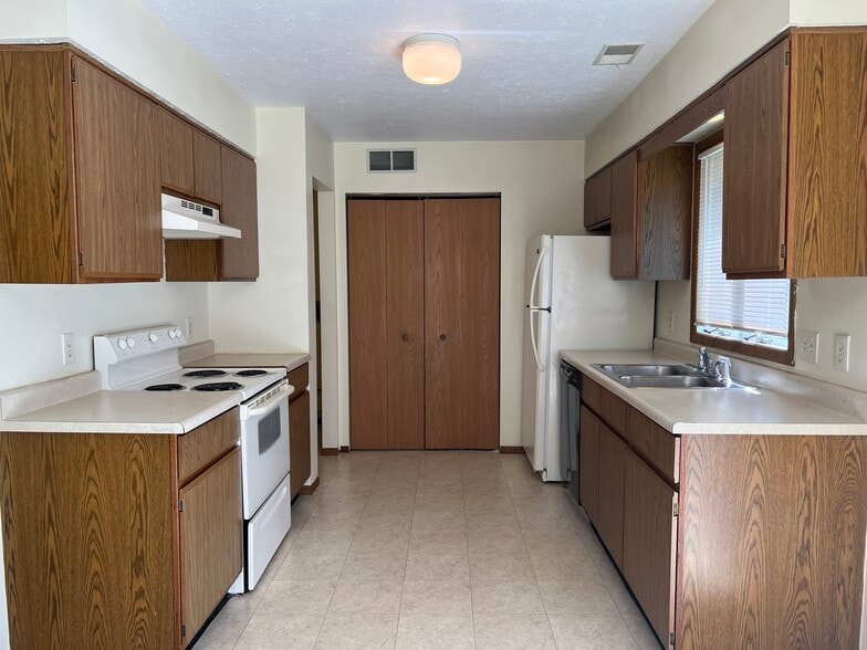 Building Photo - 7548 Anderson Ave NE