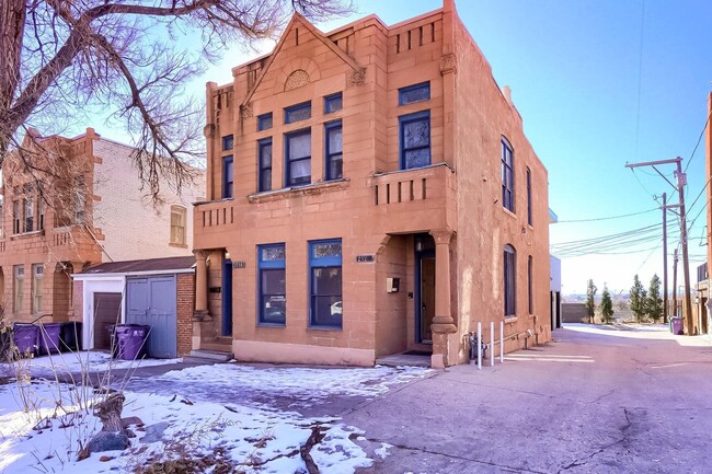 Building Photo - 2 Bedroom Unit in Lo-Hi Denver Duplex