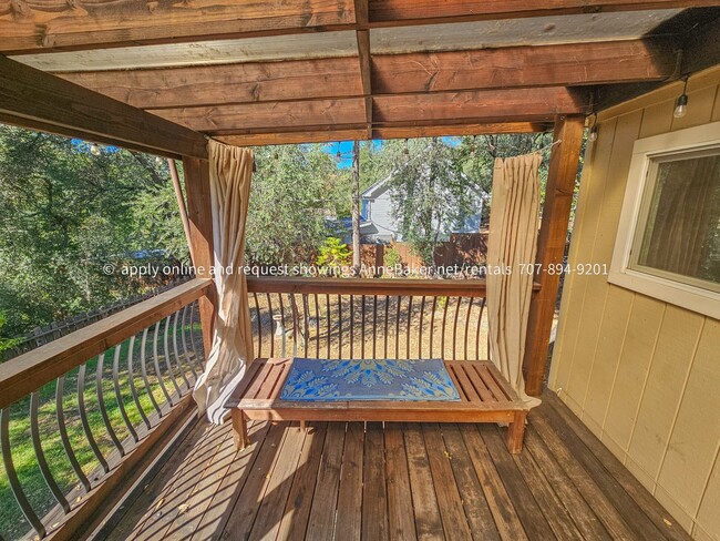 Building Photo - Exquisite Home among the Oak Trees