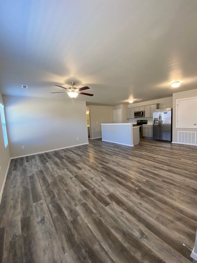 Building Photo - Available Now!! Modern Comfort & Convenience – 3 Bed, 2 Bath Duplex in Lawlis Ranch