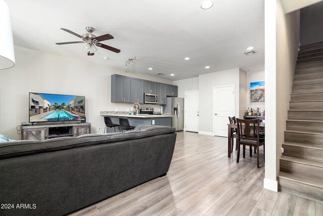 Building Photo - 1406 W Main St