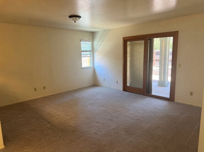Building Photo - 398 Corrida Dr