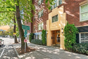 Building Photo - 5th & Mercer Apartments