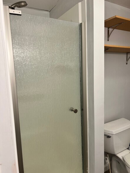 Building Photo - 410 Hillview Plz