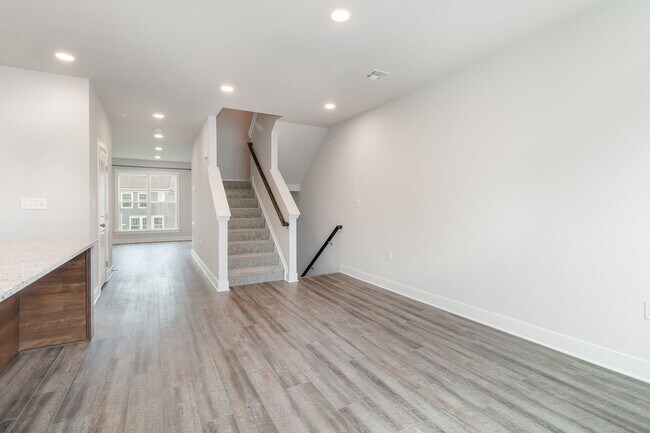 Building Photo - 10 Seover Wy