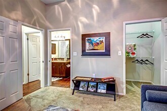 Building Photo - 6607 Brodie Ln