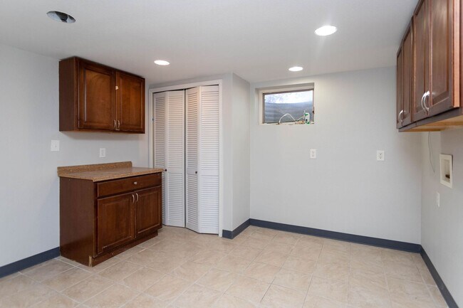 Building Photo - Spacious Country Retreat on 5.5 Acres | Barn, Deck & Pikes Peak View!!