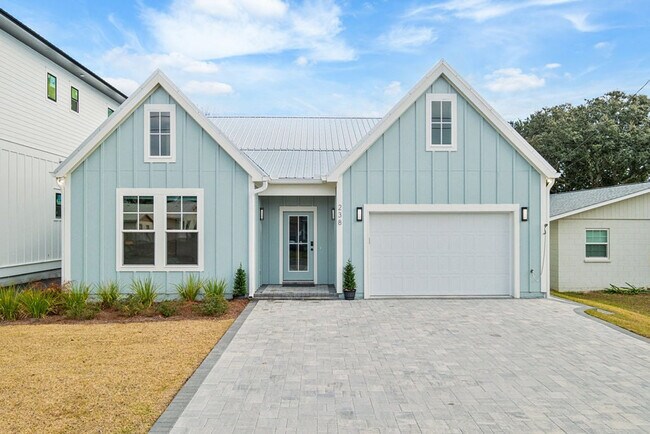 Building Photo - 238 Oleander Dr