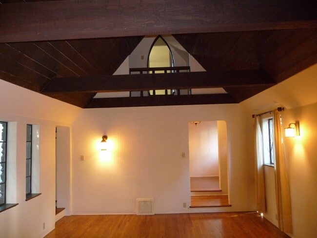 Building Photo - 2057 N Las Palmas Ave