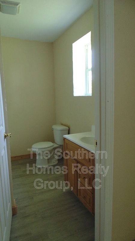 Building Photo - 403 Lenoir St