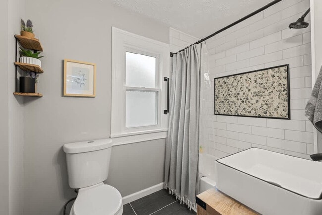 Building Photo - 3457 W 128th St