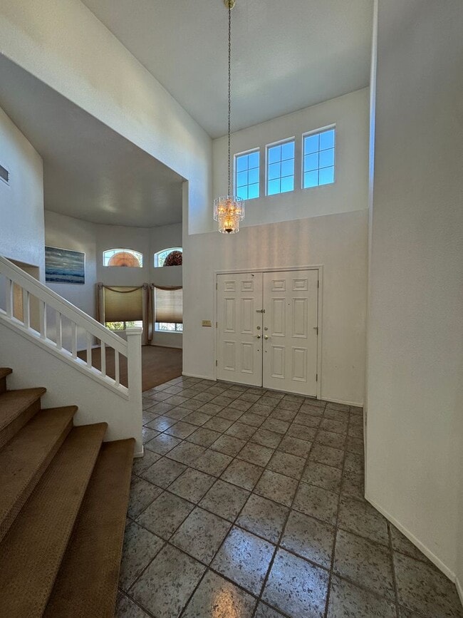 Building Photo - 4 Bedroom Corner Lot Great Location