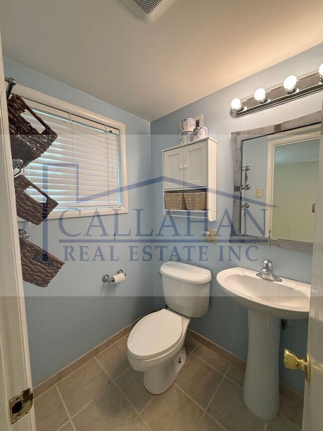 Building Photo - Lakewood 3 bedroom Home