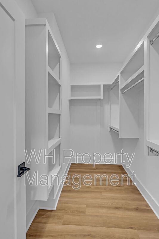 Building Photo - 3820 Tigerbelle Dr