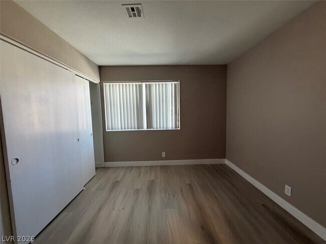 Building Photo - 5074 S Rainbow Blvd