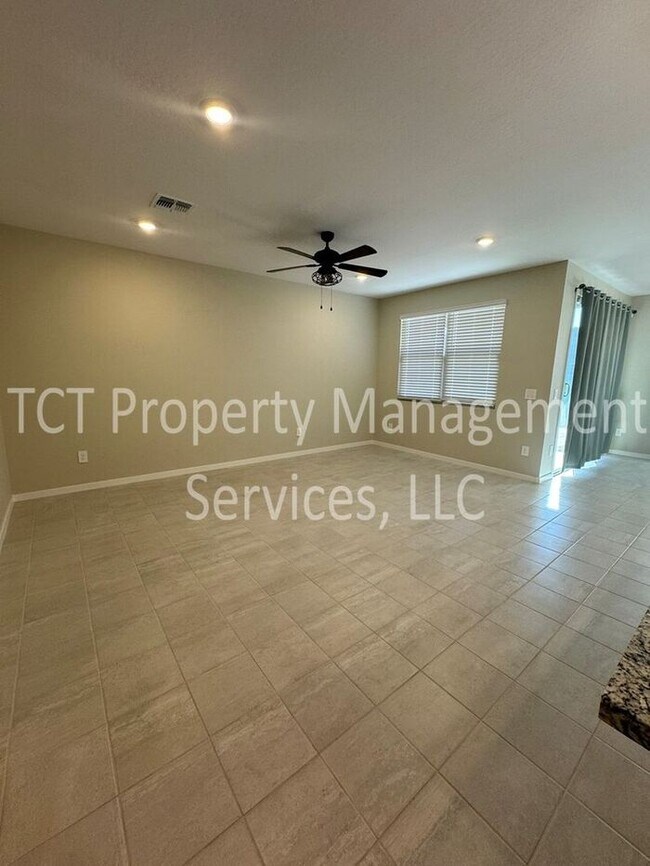 Building Photo - Beautiful like new home in San Tan Groves