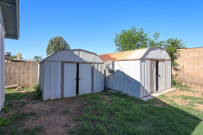 Building Photo - 408 W Oraibi Dr