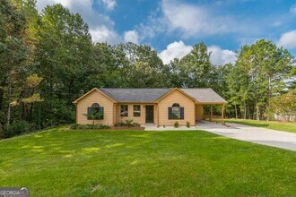 Building Photo - 4174 Warren Rd