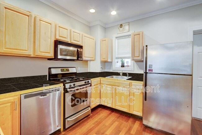 Building Photo - 1122 Scott St