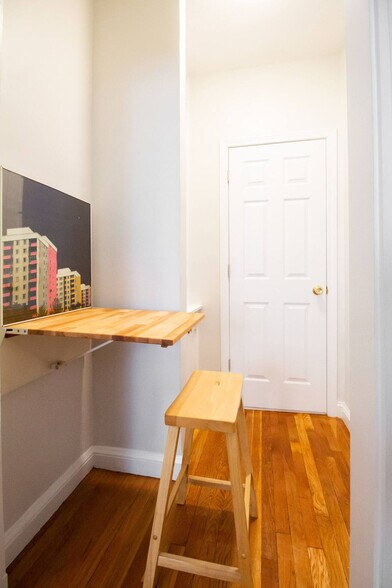 Building Photo - 183 Kent St