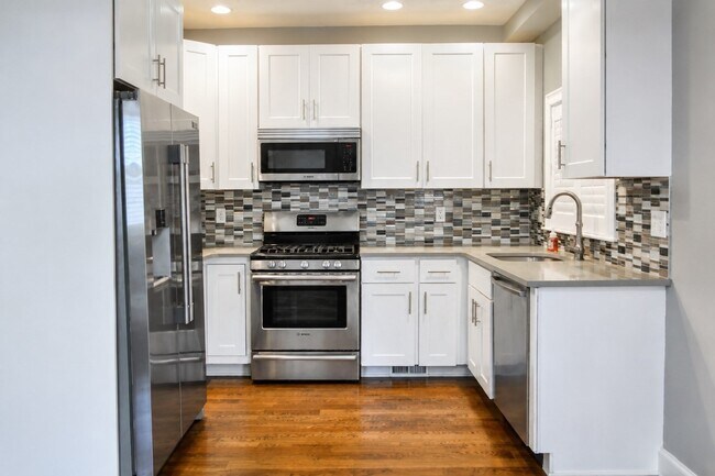 Building Photo - 149 G St