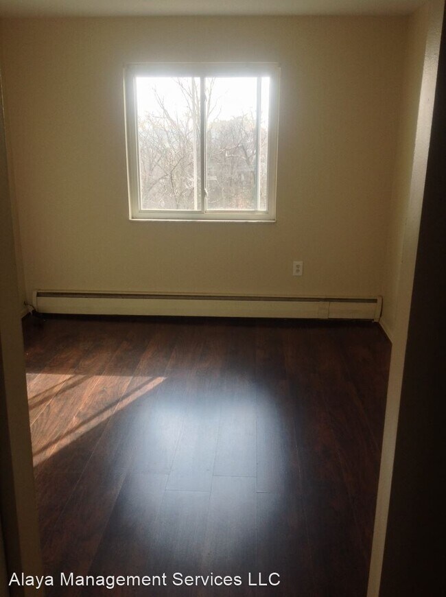 Building Photo - 1637-1639 Glen Parker Ave