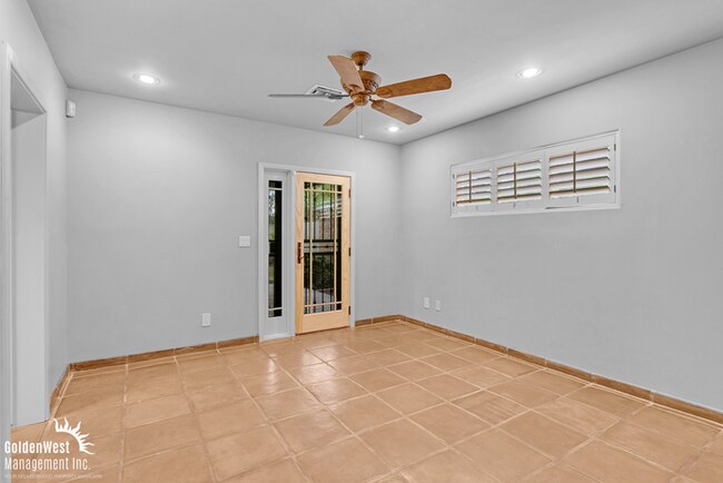 Building Photo - Charming 3Bdm 2Ba Home with Gated Entry an...