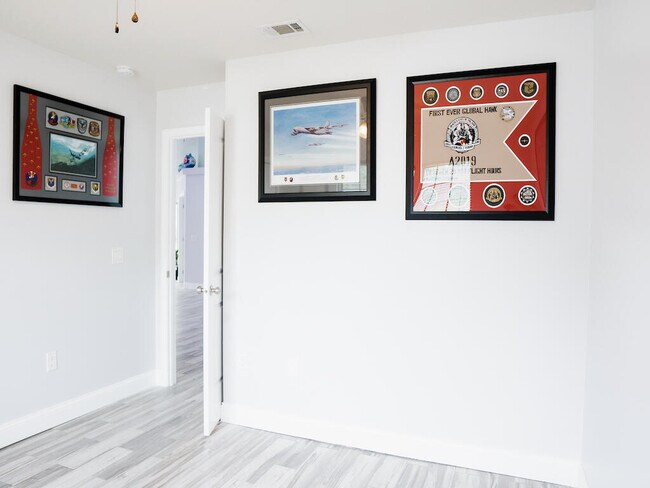 Building Photo - 8261 Sierra St