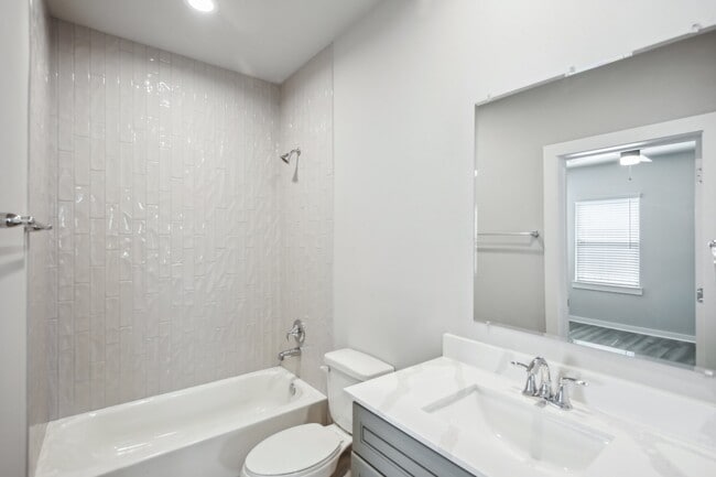 Building Photo - 5751 Spring Stuebner Rd