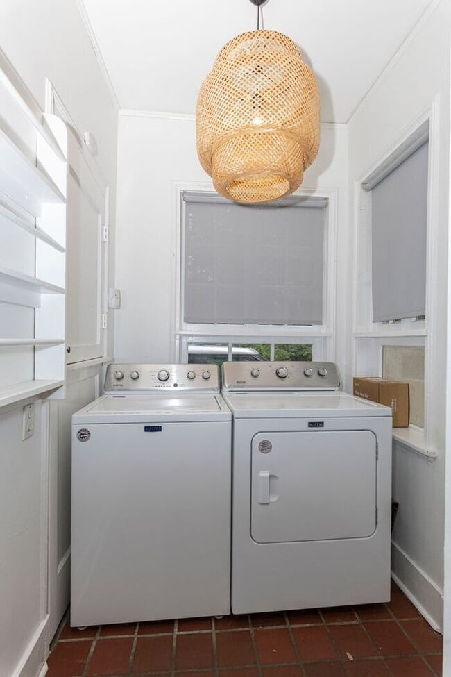 Building Photo - Spacious 4-Bedroom 1930's Mediterranean Home in College Park