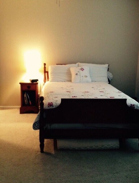 Building Photo - 4002 Sweetwater Dr