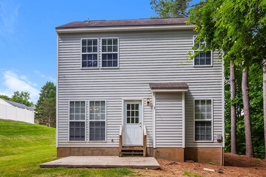 Building Photo - 120 W Walnut Ave