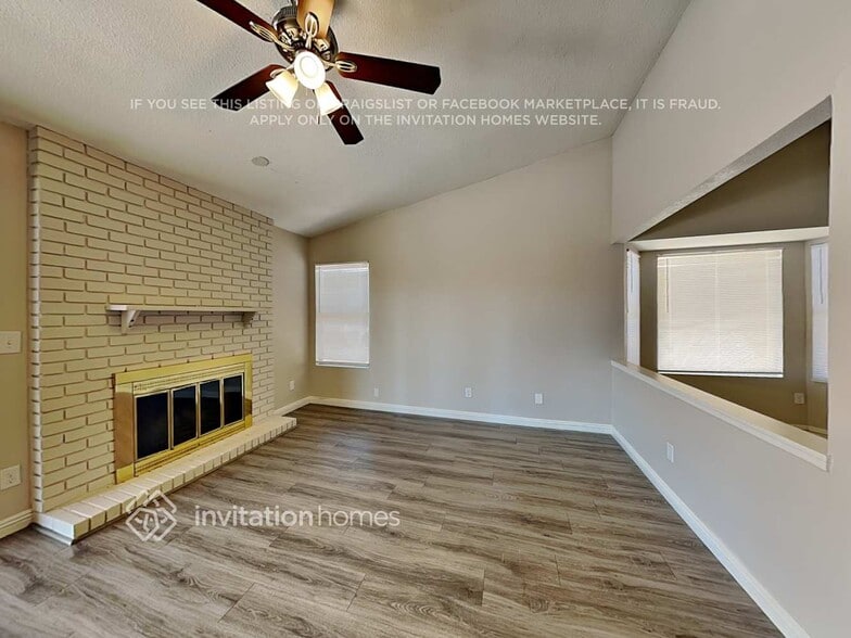 Building Photo - 9133 W Country Gables Dr