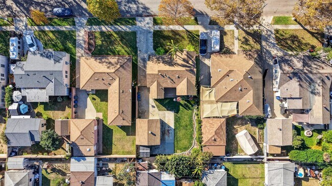 Building Photo - Beautifully Remodeled 3-Bedroom Home in Prime Lakewood Neighborhood